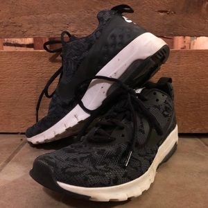 Nike Air Max Motion LW ENG Sneaker